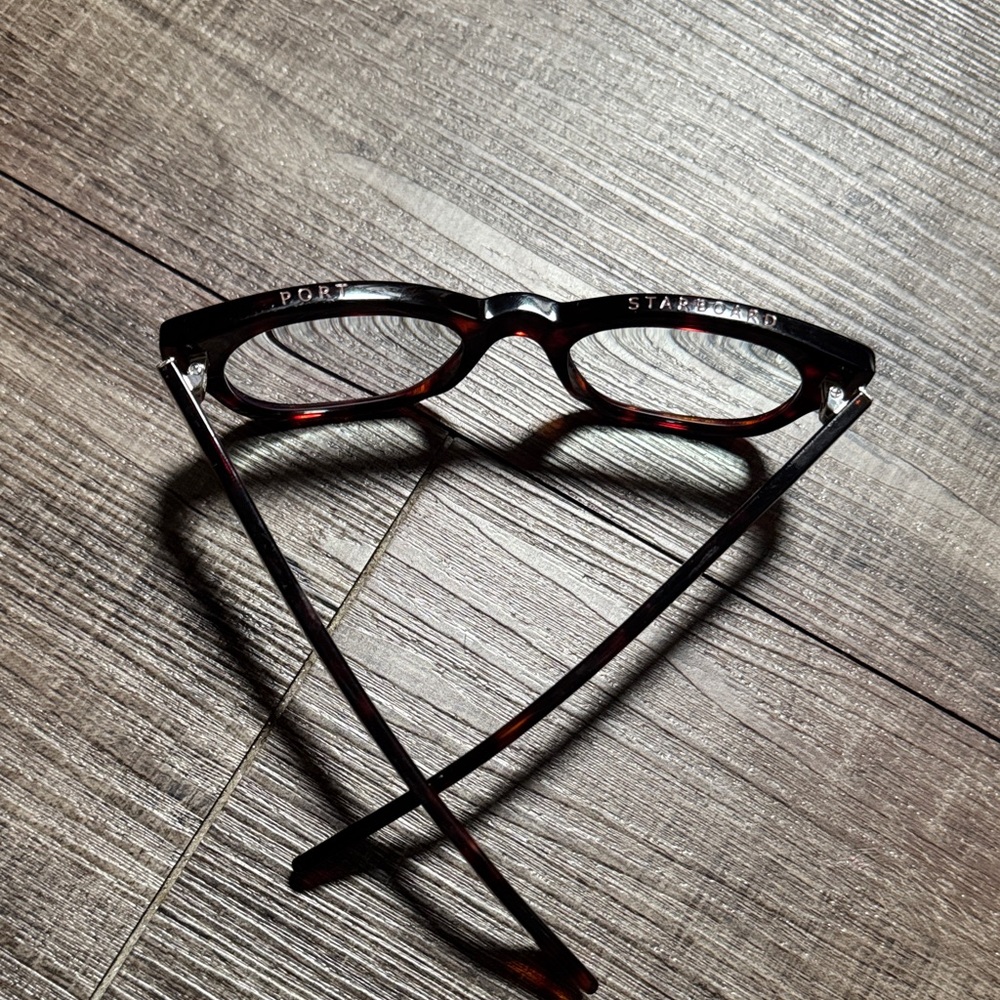 Chic Tortoise Shell Eyeglasses - image 3